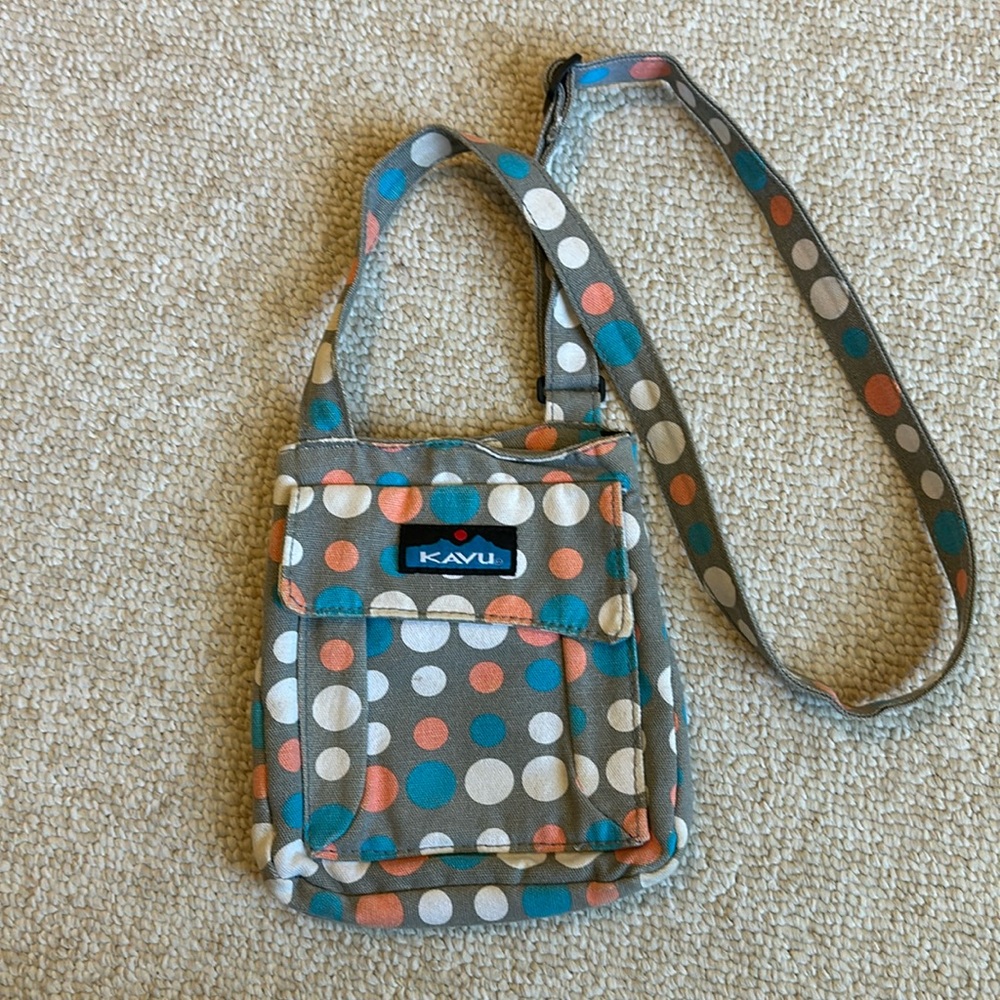 Kavu Small Crossbody Purse in Gray with Polka Dots